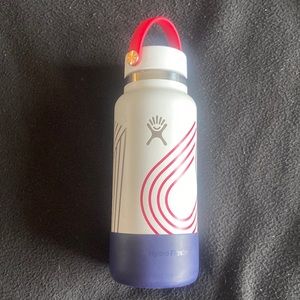USA Hydro Flask. 32 oz
